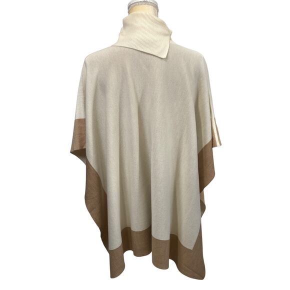 Boss Hugo Boss Reversible Poncho in Wool With Striped Border - Picture 6 of 12